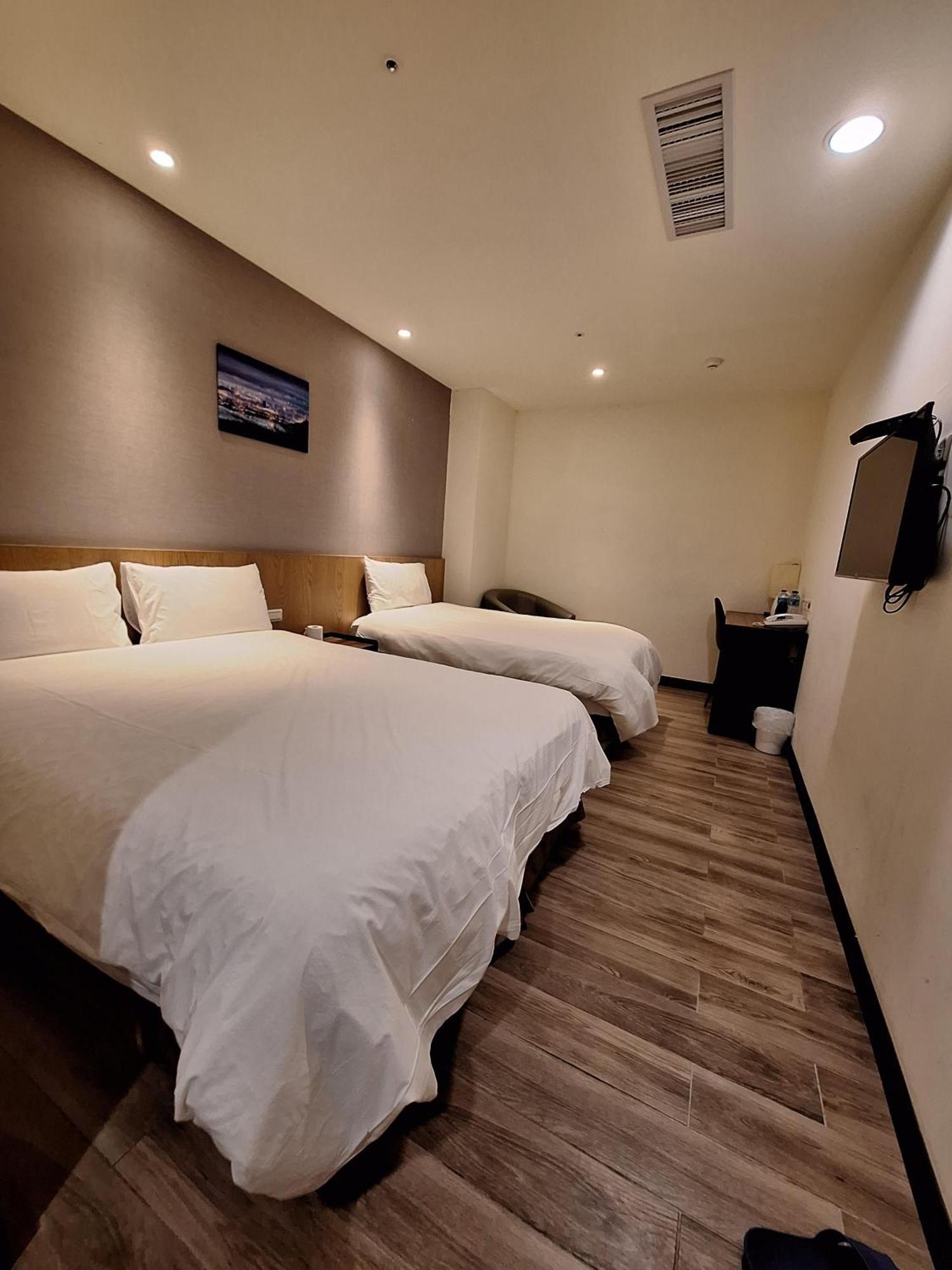 Honest & Warm Hotel Taoyuan Eksteriør bilde