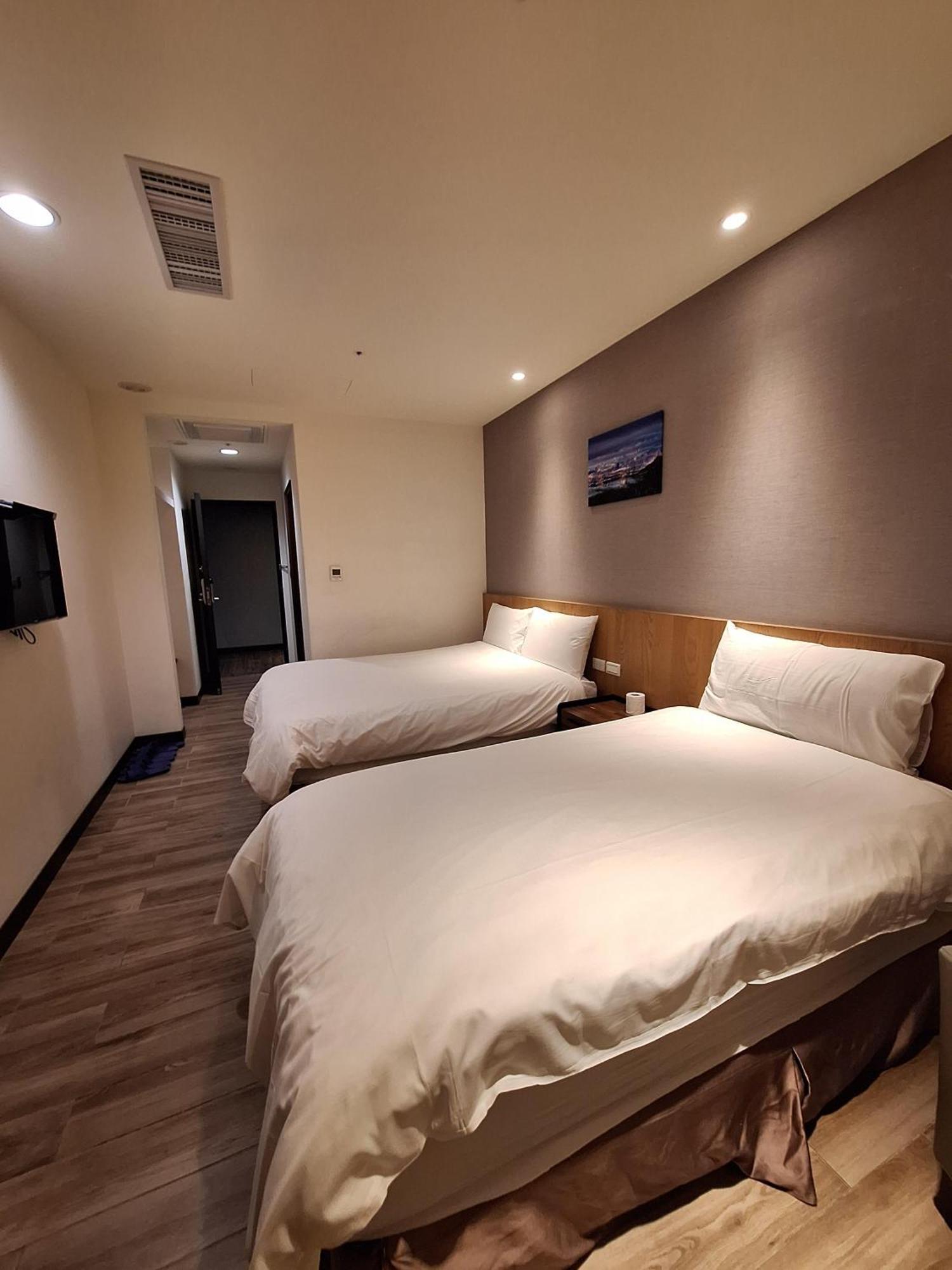 Honest & Warm Hotel Taoyuan Eksteriør bilde